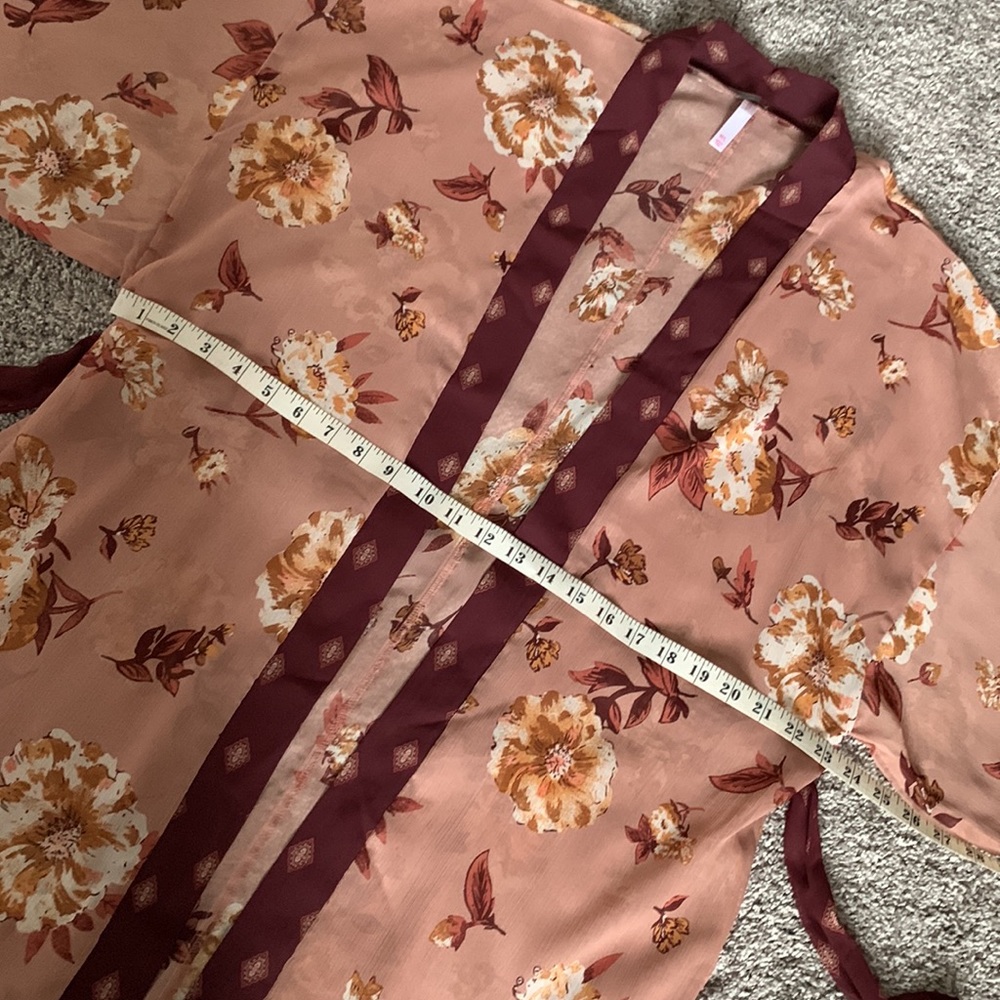 Floral Robe - Picture 8 of 9